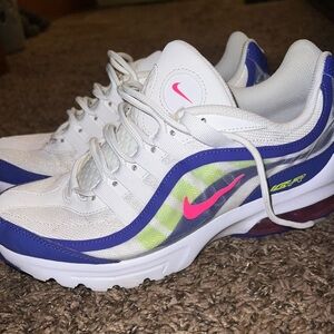 Woman’s Nike air max VG-R